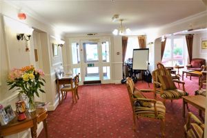 COMMUNAL LOUNGE- click for photo gallery